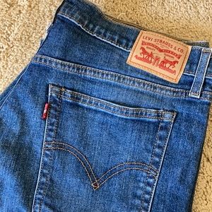 Levi’s Wedgie Skinny SZ 32